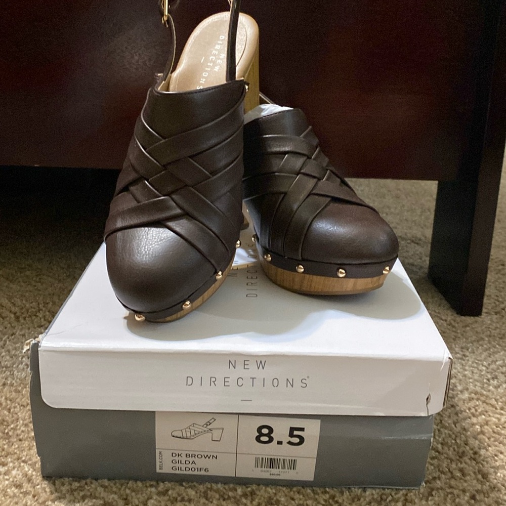 Brand new never been worn clogs